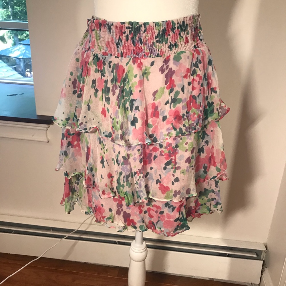 Zara Adorable floral skirt